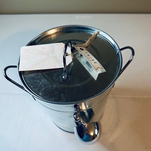 Galvanized Metal Ice Bucket Insulated With Lid & Scoop - Picture 10 of 11